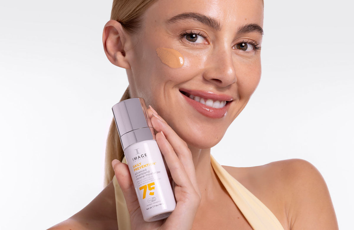 model holding daily prevention protect and refresh mist spf
